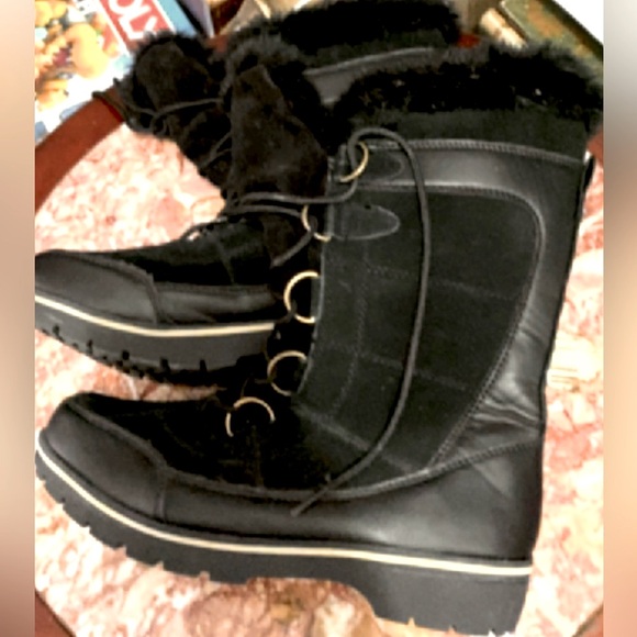 NWOT Waterproof Leather with Faux Fur Collar Black Boots Size 8  Only tried on!! - Picture 4 of 9